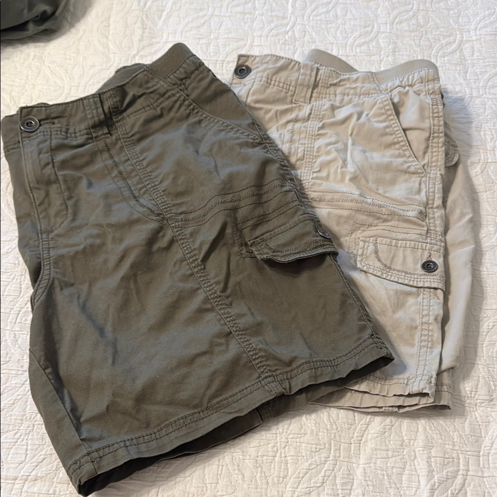 Women’s style and company Casual cotton Cargo Shorts - Olive and Beige